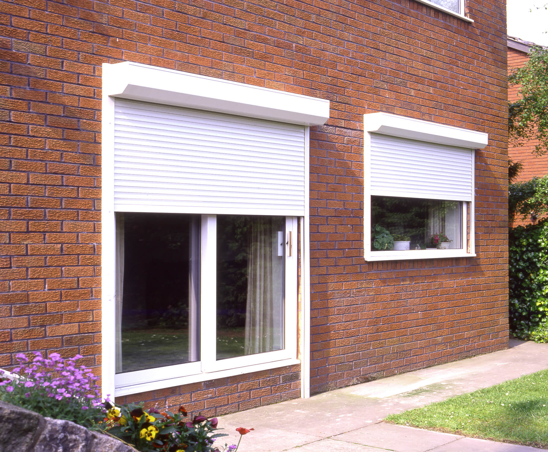 What Are the Benefits of Roller Shutters During Hot Weather?