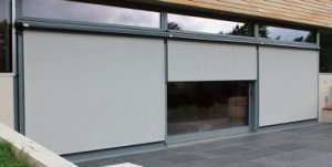 Outdoor roller awning