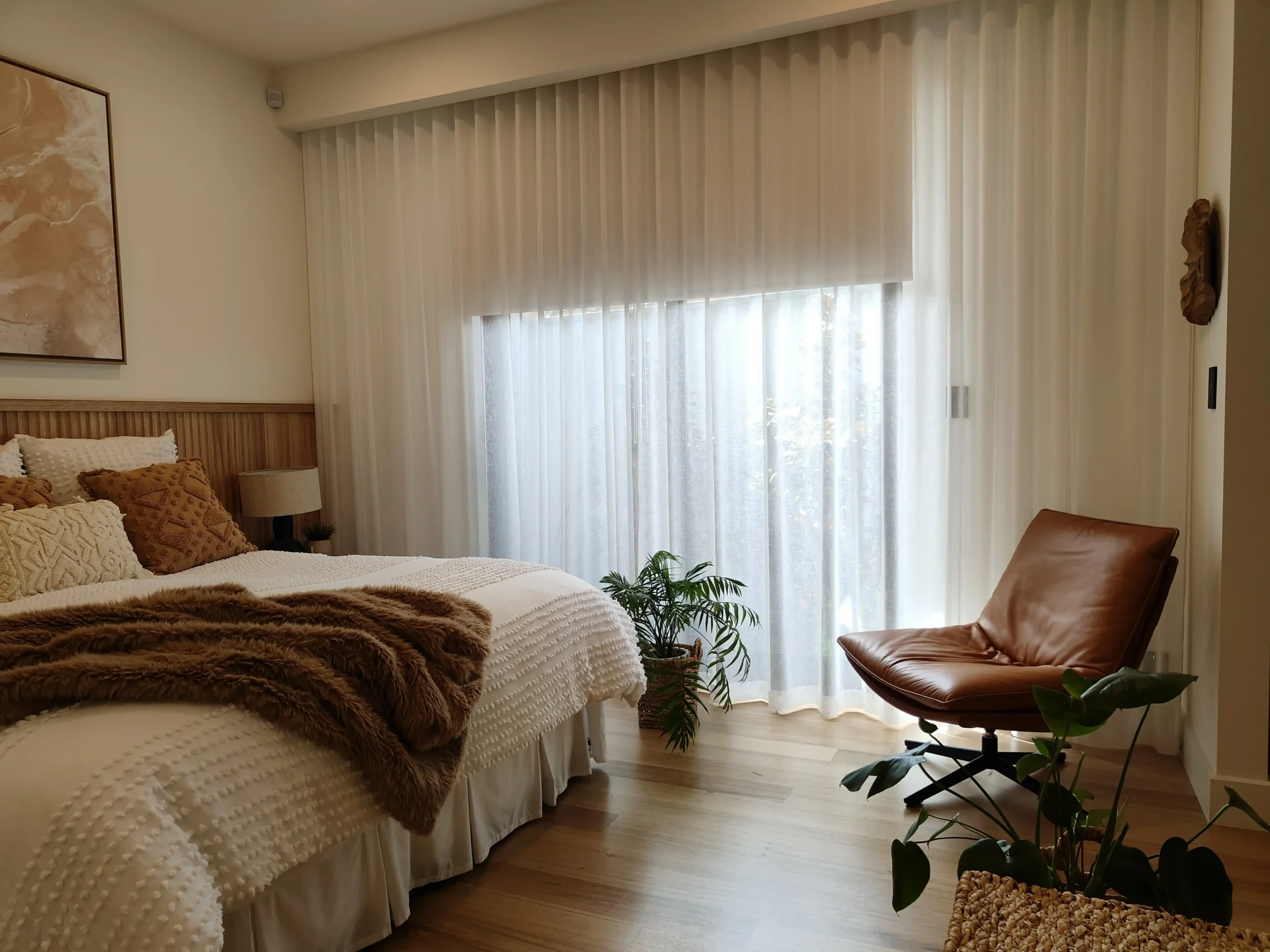 How to combine indoor blinds with sheers for elegance?